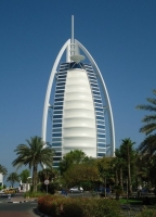 The Emirates Academy of Hospitality Management – программа бизнес-семинаров и посещения Дубая