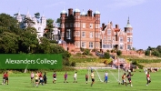Alexanders College - весенние скидки на высококачественные каникулярные программы в Великобритании на базе частной школы!
