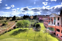 Школа гостиничного менеджмента Les Roches Marbella набирает студентов на программы Postgraduate Diploma (PGD) с октября 2013!